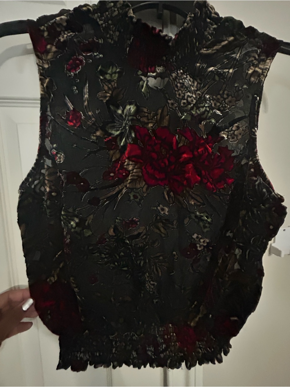 Guess Velvet Floral Sleeveless Top in Gray, Red and Gold - Picture 4 of 4